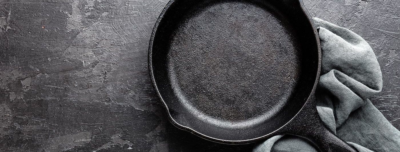 Cast iron pan